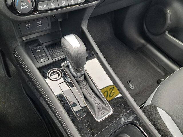 2023 Nissan Kicks SR