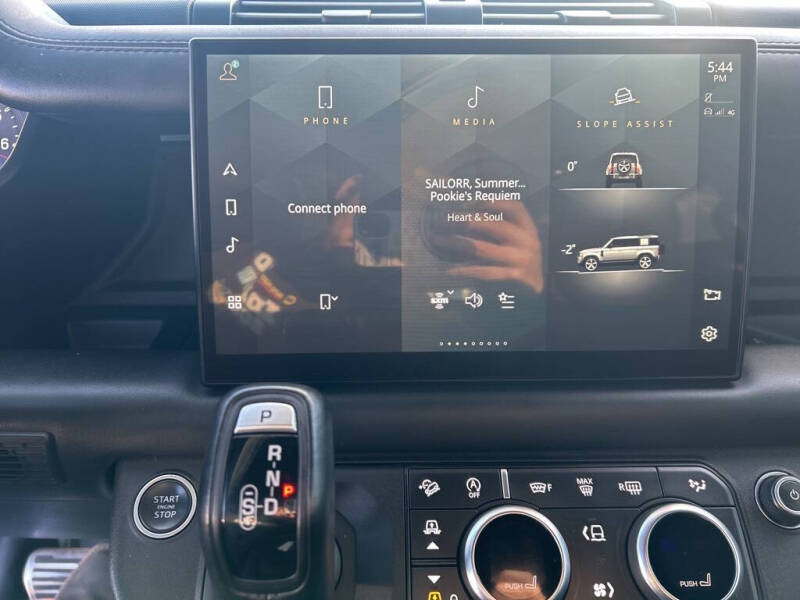 2022 Land Rover Defender