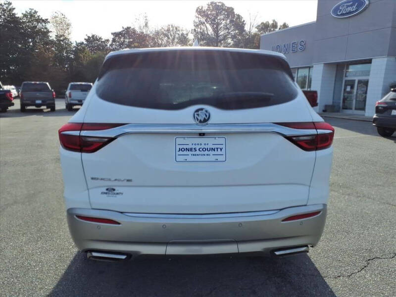 2021 Buick Enclave Essence