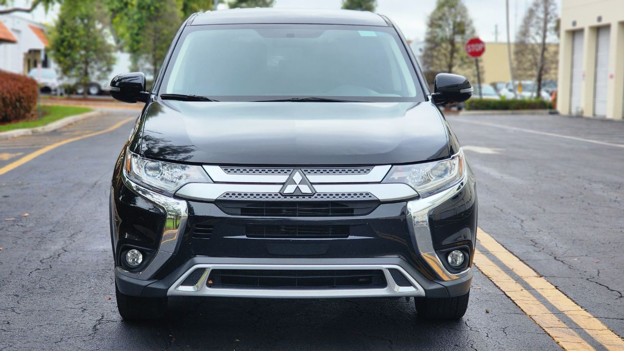 2019 Mitsubishi Outlander SUV / Crossover - $16,900