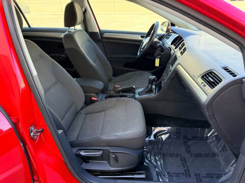 2016 Volkswagen Golf TSI SE