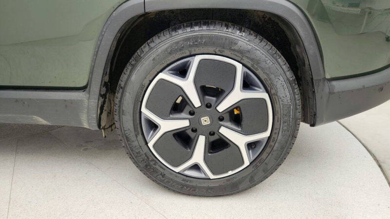 2023 Rivian R1S Adventure