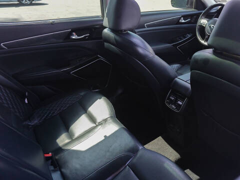 2017 Kia Cadenza Limited