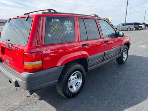 1998 Jeep Grand Cherokee for sale at Caps Cars Of Taylorville in Taylorville IL
