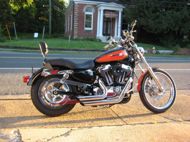 Harley-Davidson Sportster 1200 Custom Image