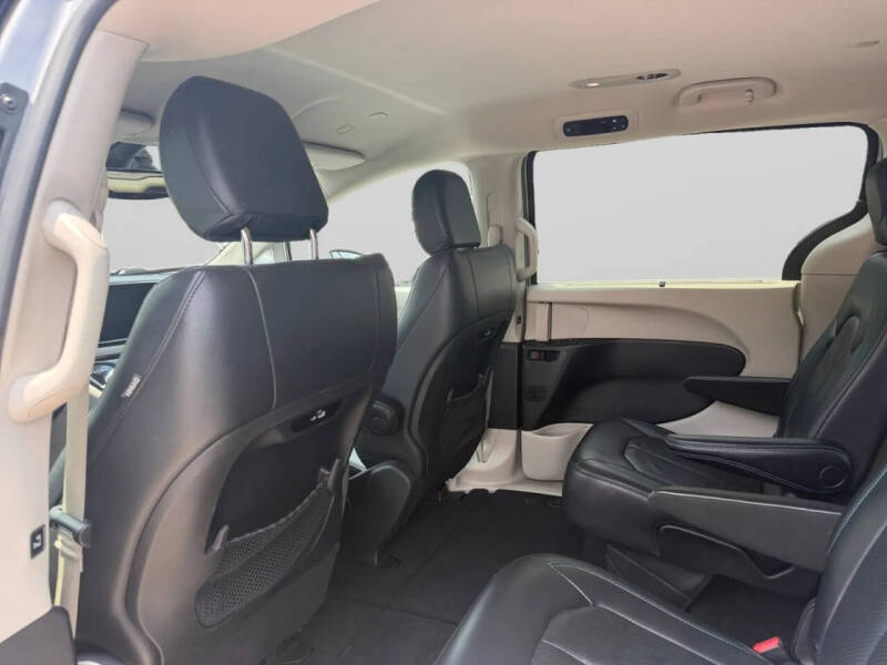 2021 Chrysler Pacifica Touring L