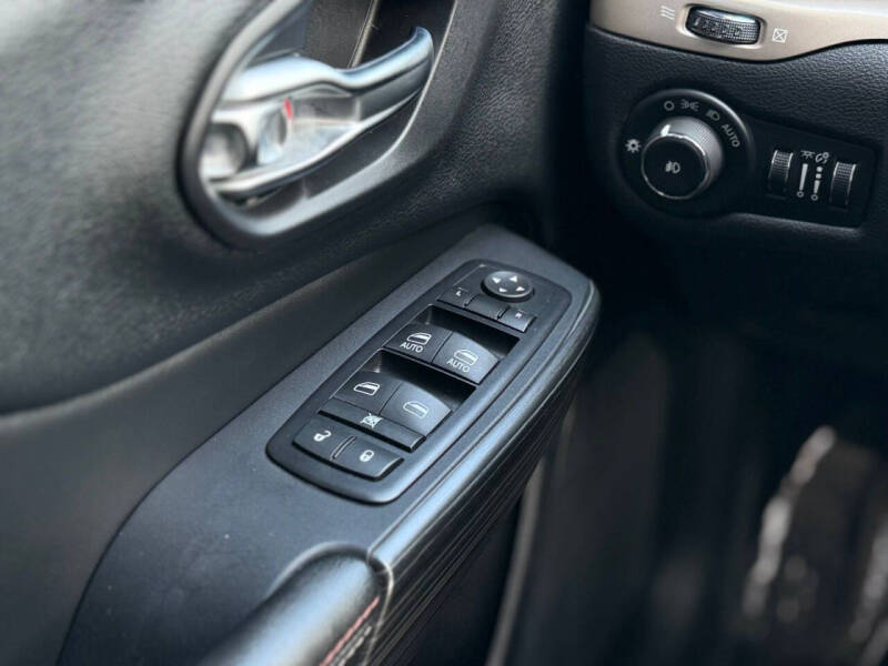 2017 Jeep Cherokee 75th Anniversary