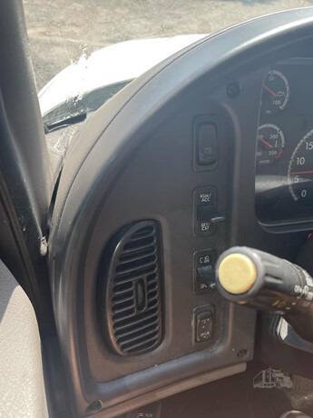 2017 Freightliner Business class M2