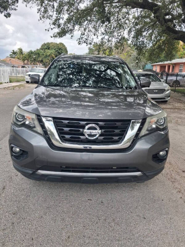 2017 Nissan Pathfinder SL