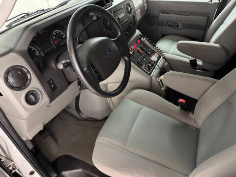 2010 Ford E-Series E-450 SD