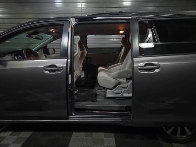 2020 Toyota Sienna LE 7-Passenger