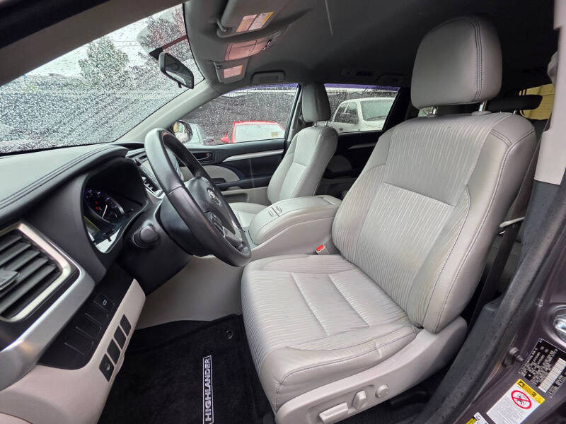 2016 Toyota Highlander LE Plus