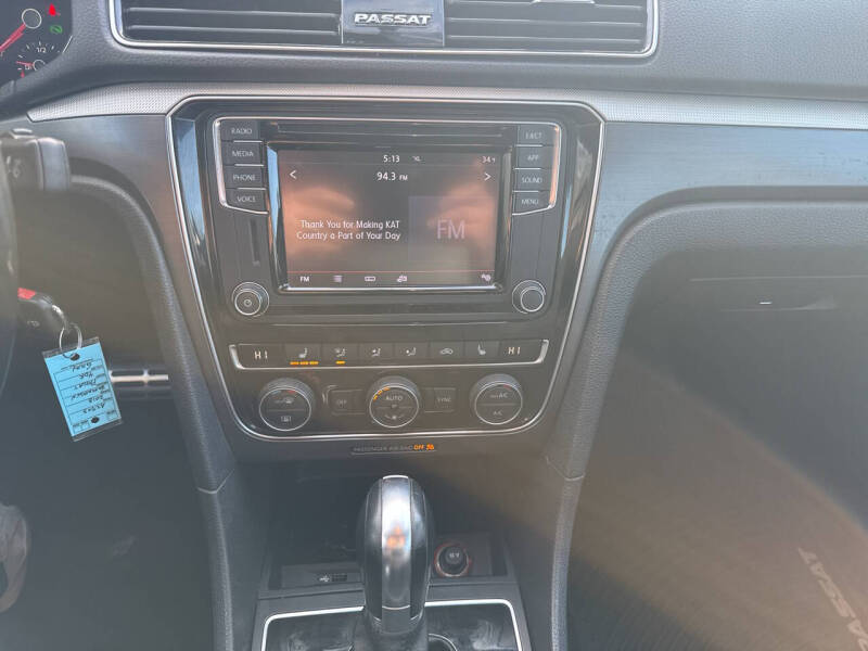 2018 Volkswagen Passat 2.0T R-Line