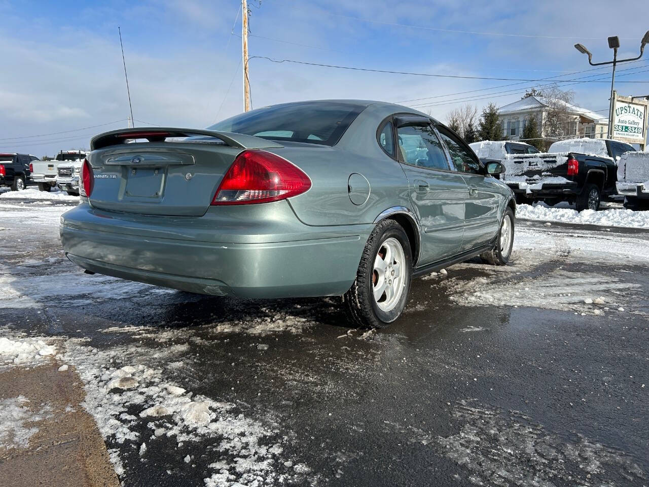 2005 Ford Taurus for sale at Upstate Auto Gallery in Westmoreland, NY