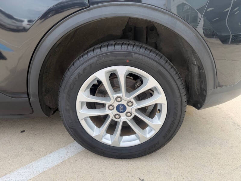 2020 Ford Escape SE