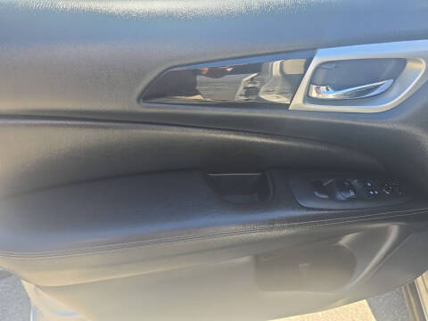 2018 Nissan Pathfinder SV