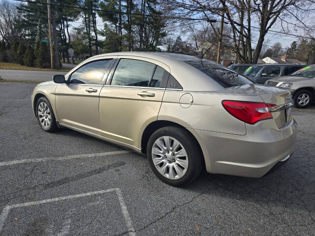 2013 Chrysler 200 for sale at QUEENSGATE AUTO SALES in York, PA