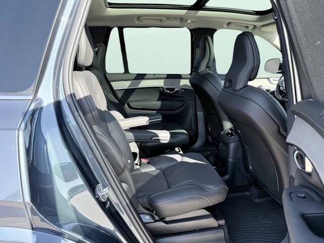 2025 Volvo XC90 T8 Ultra Bright Theme 6P