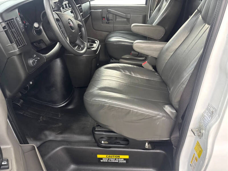 2022 GMC Savana 2500