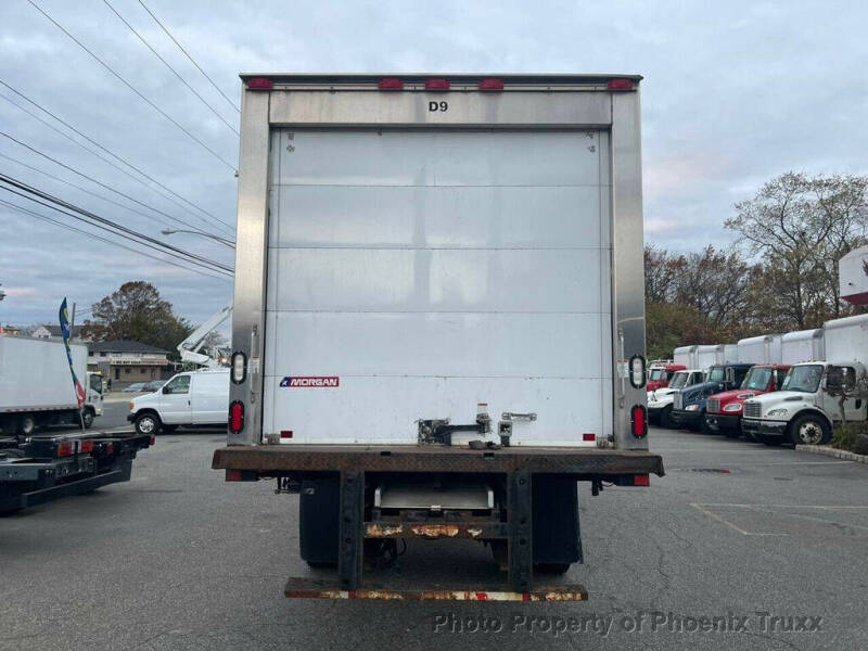 2015 Freightliner M2 106