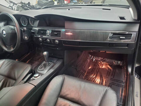 2004 BMW 5 Series 525i