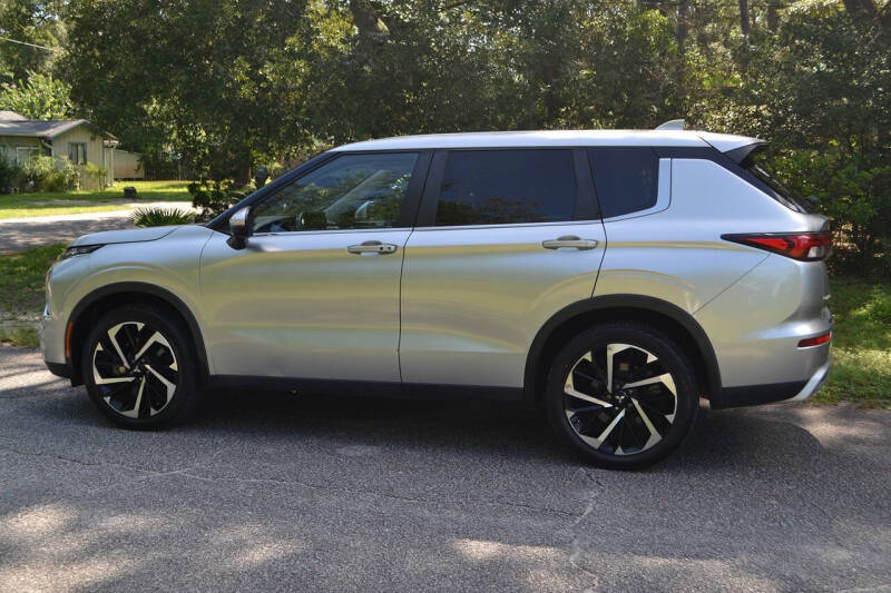 2022 Mitsubishi Outlander SE