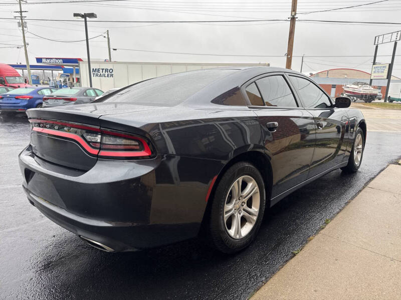 2016 Dodge Charger SE