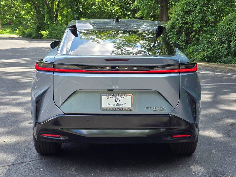 2023 Lexus RZ 450e Luxury