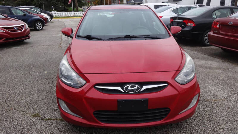 2013 Hyundai Accent SE
