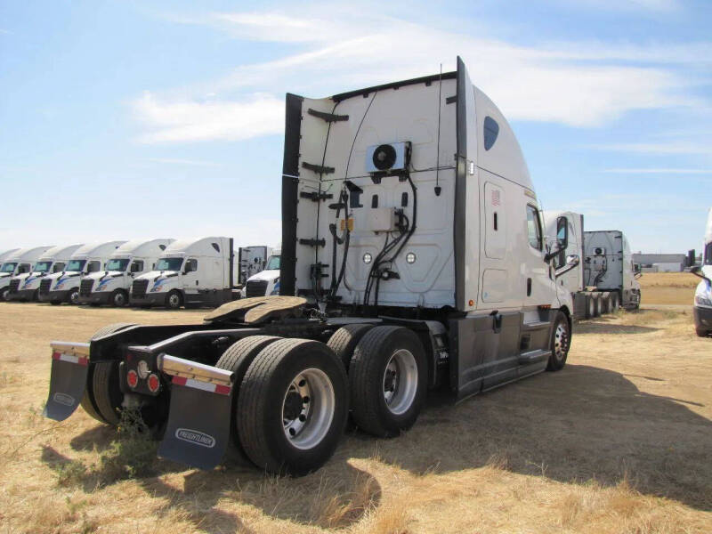 2021 Freightliner Cascadia