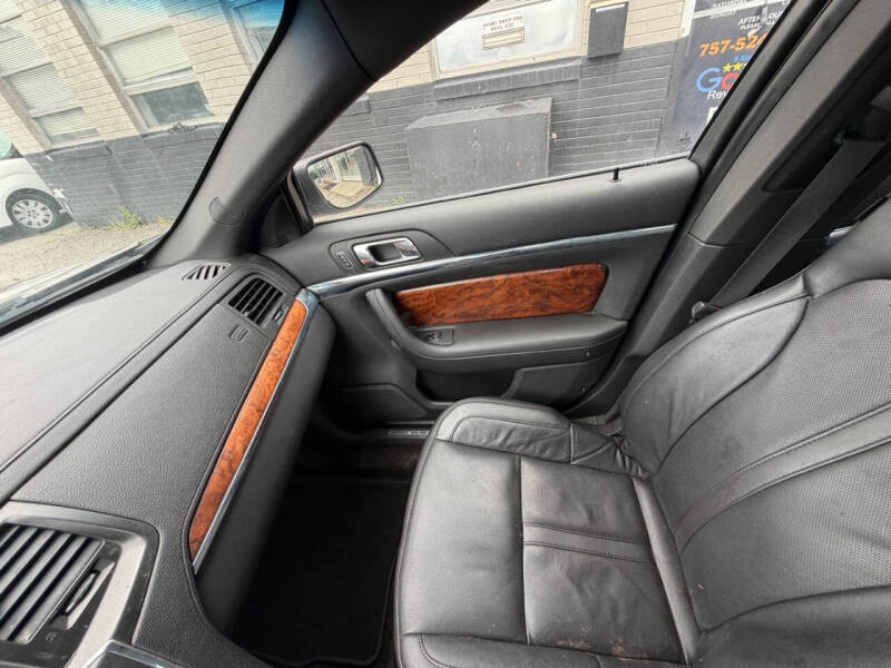 2015 Lincoln MKS