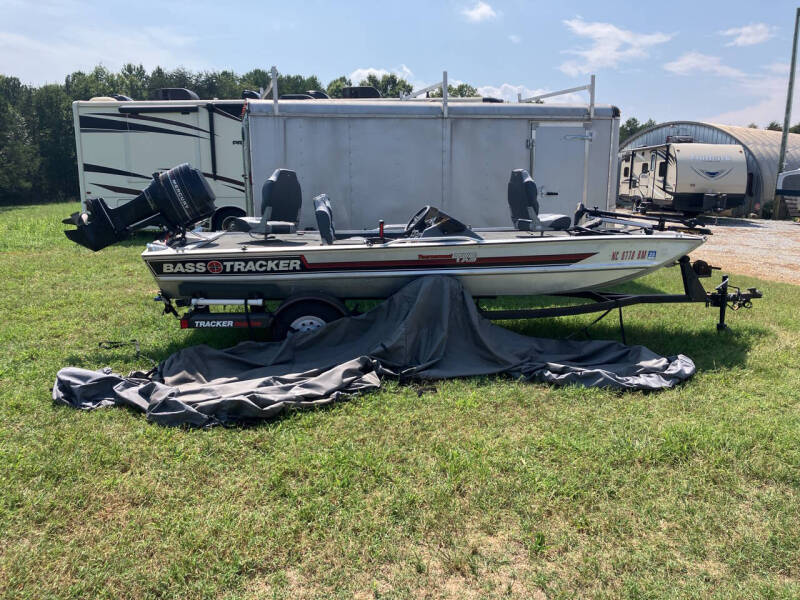 1988 Tracker Tournament TXS 175 for sale at T & T Sales, LLC in Taylorsville NC