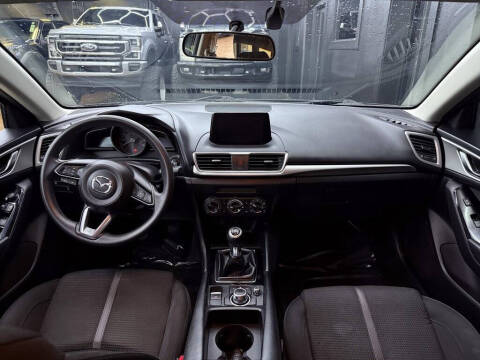 2017 Mazda MAZDA3 Sport