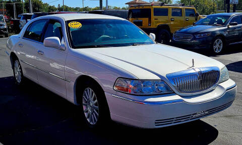 2003 Lincoln Town Car Signature