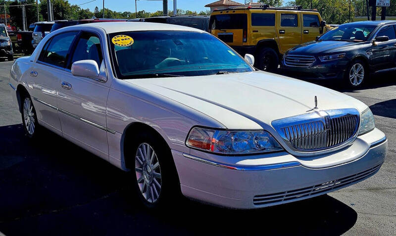 2003 Lincoln Town Car Signature