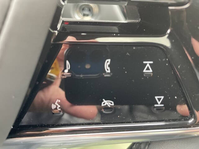 2024 Cadillac LYRIQ Luxury 3