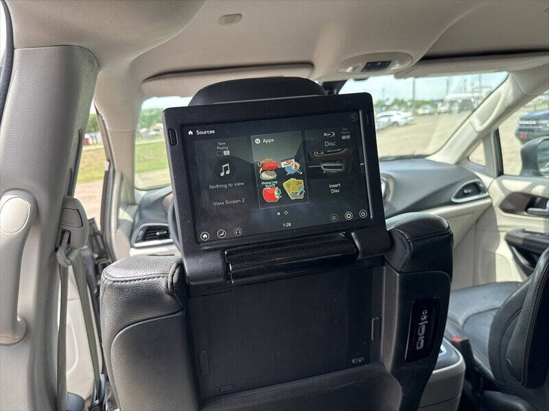 2017 Chrysler Pacifica Touring-L Plus
