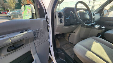 2014 Ford E-Series E-350 SD XLT