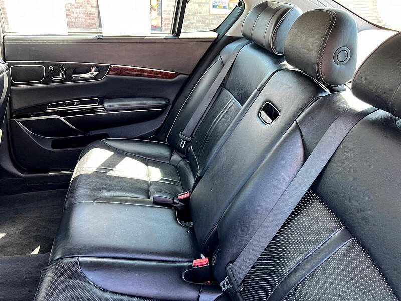 2015 Kia K900 Luxury