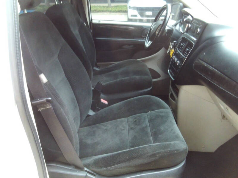 2016 Dodge Grand Caravan American Value Package