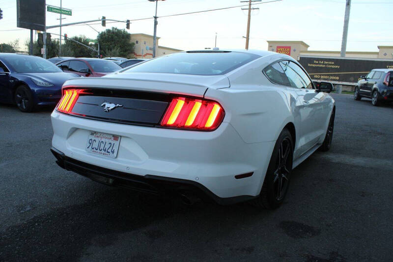 2019 Ford Mustang EcoBoost