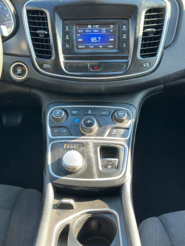 2016 Chrysler 200 Limited