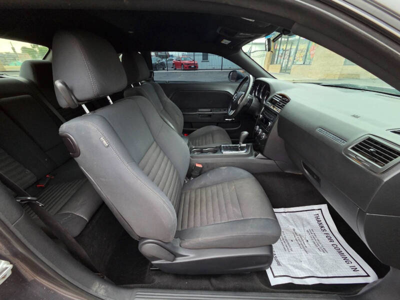 2013 Dodge Challenger SXT