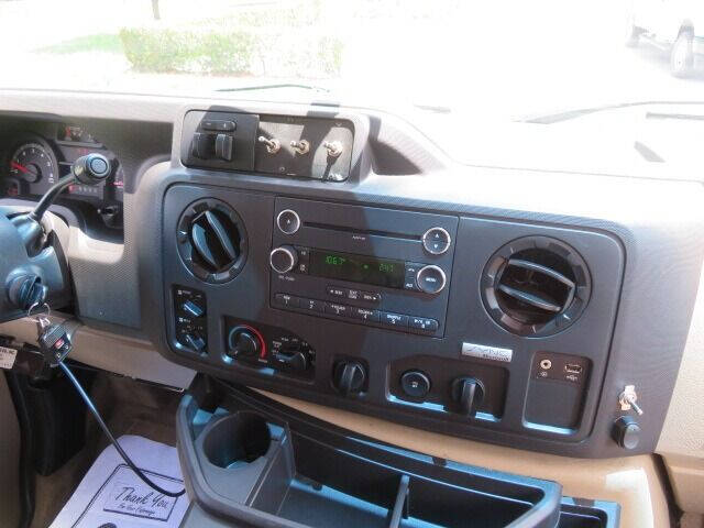 2013 Ford E-Series E-150 XLT