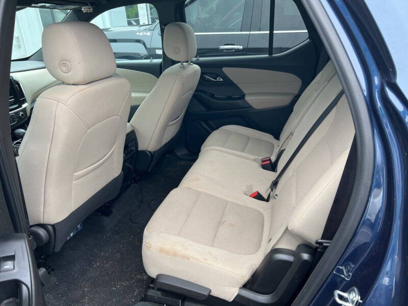 2023 Chevrolet Traverse LS