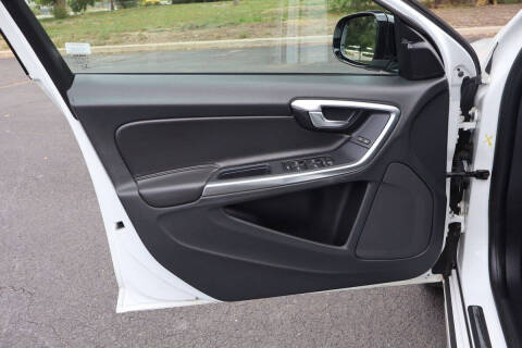 2018 Volvo V60 Cross Country T5 Premier