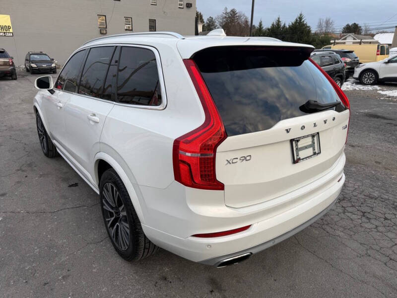2020 Volvo XC90 T6 Momentum 7-Passenger