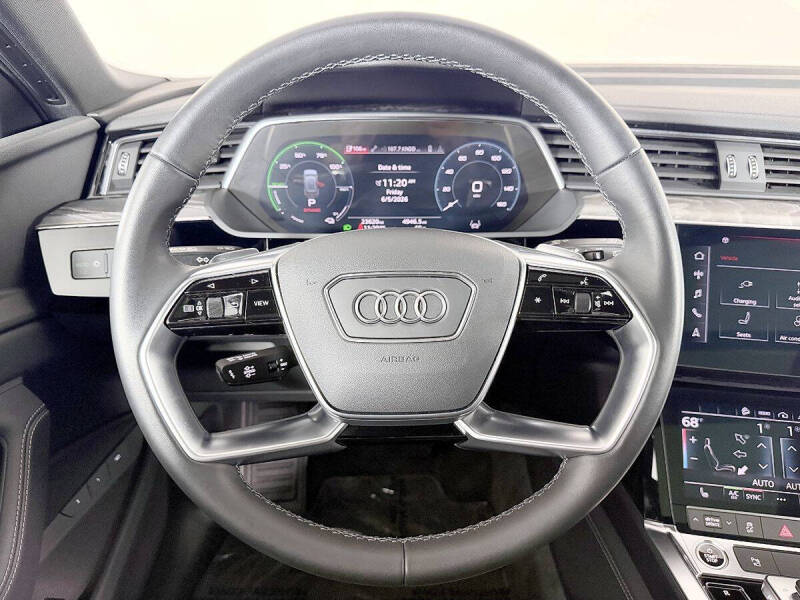 2023 Audi e-tron quattro Premium
