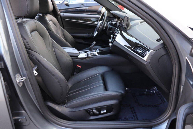2017 BMW 5 Series 540i