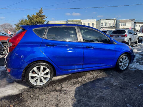 2012 Hyundai Accent SE